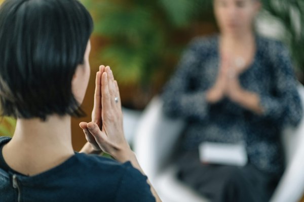 Découvrez des praticiens certifiés en médecine douce sur priorise